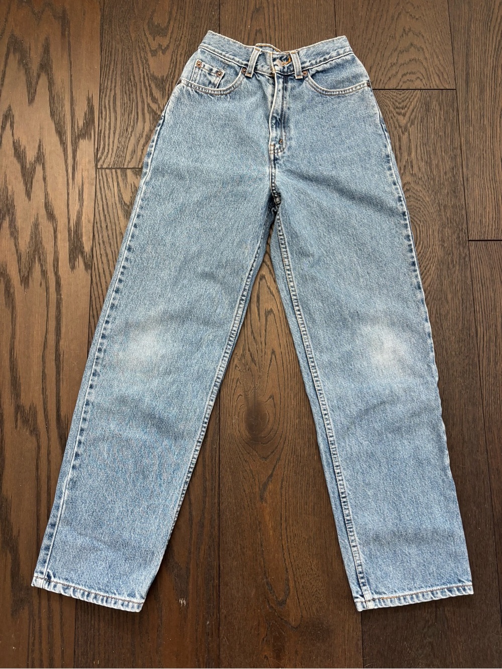 Vintage Levi’s 550 Light Blue High-Waisted Straight-Leg Jeans